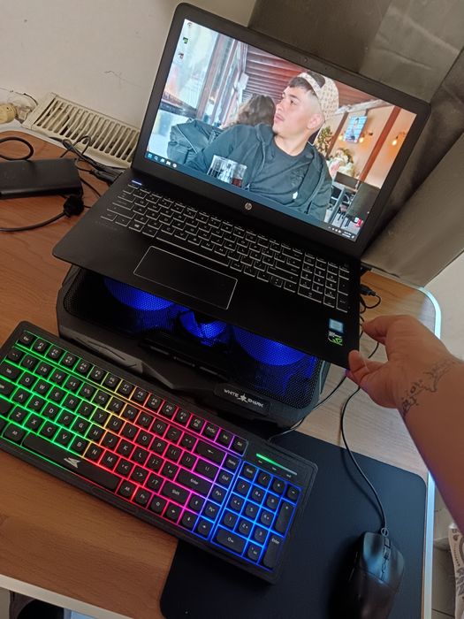 Vând leptop 16gb RAM i7