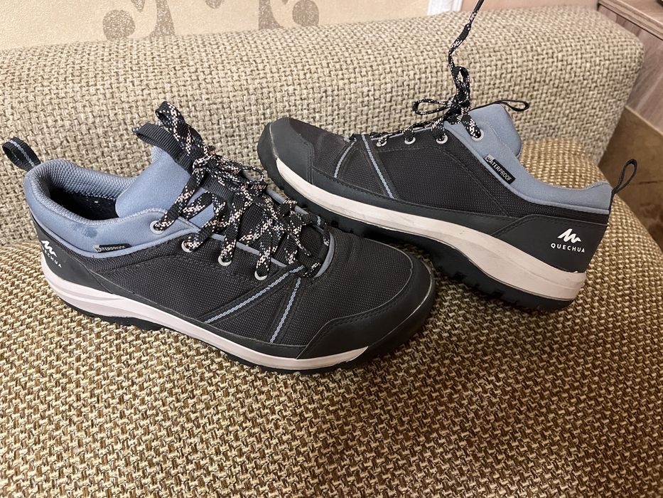 Демисезооные кроссовки