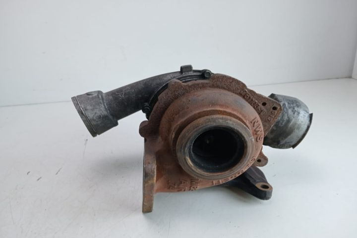 Turbina Turbosuflanta 070145701N Volkswagen VW Transporter T5