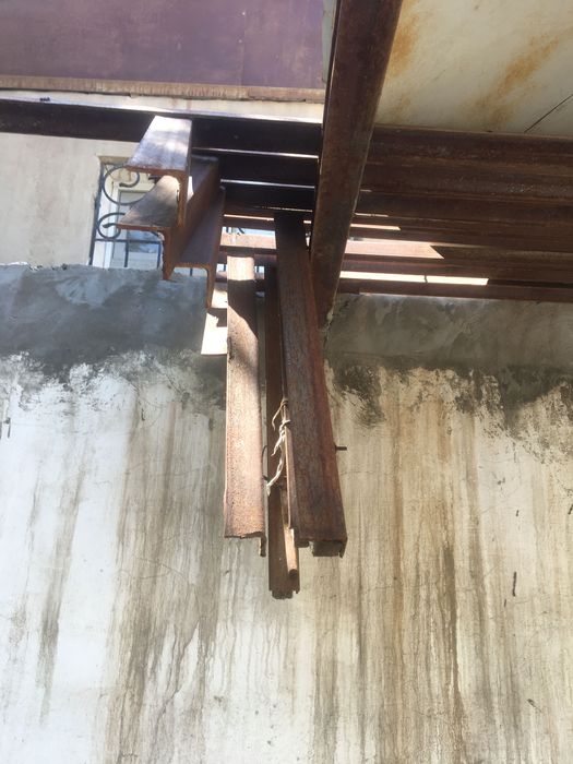 Железные уголки б/у