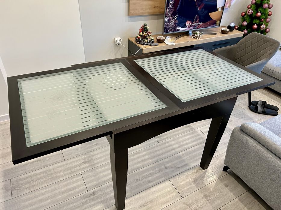 Разтегателна трапезна маса от масив и закалено стъкло 90х90см