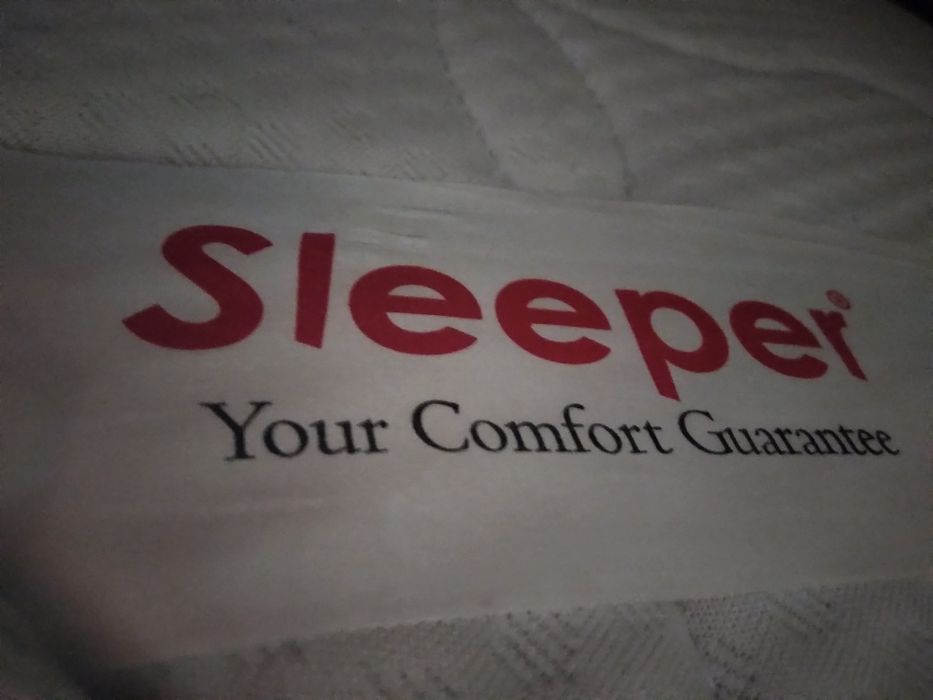 Продаются кровать и две тумбочки