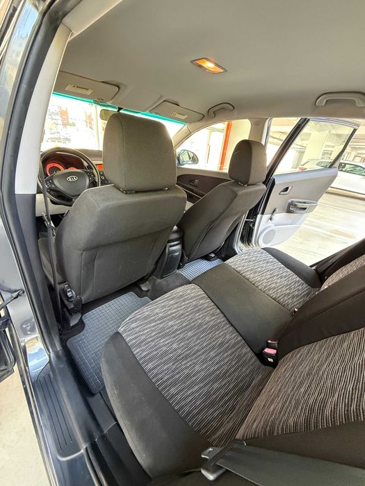 Vând Kia Ceed, an fabricație 2009, motorizare pe benzină, cu 184.739 km la bord