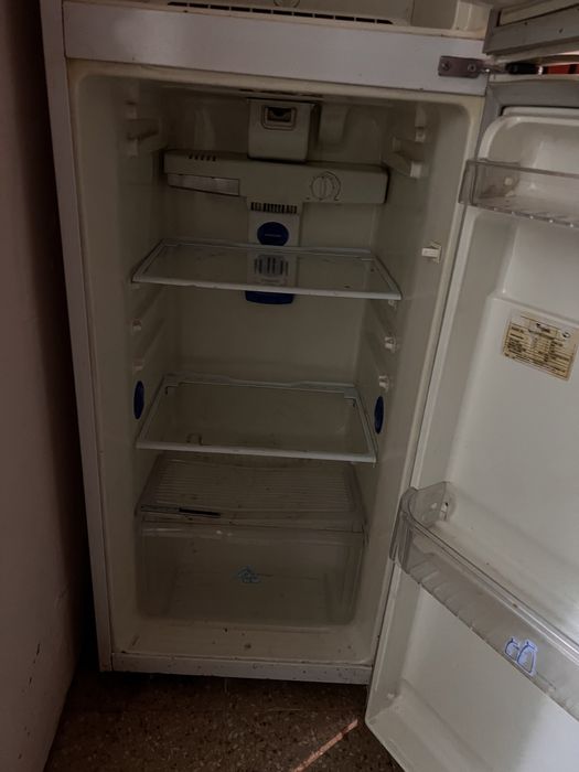 Холодильник б/у WHIRLPOOL