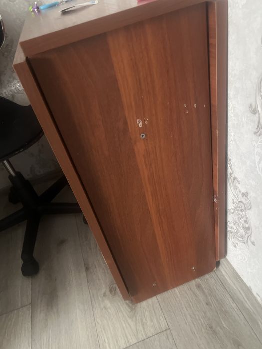 Продам стол книжка