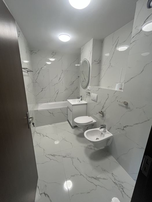 Independentei (scoala gene 1), 4 camere, 2 bai, 2 balcoane, 86mpu, 100mp utili