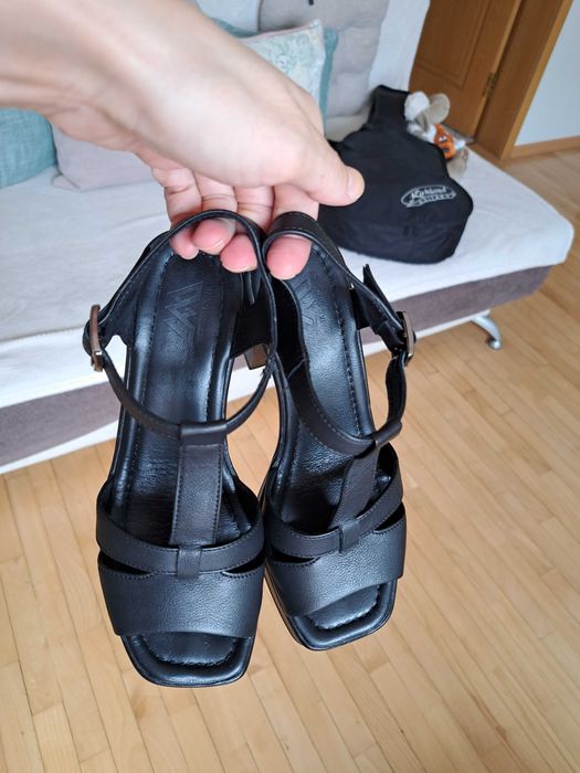 Качествени сандали изцяло ест.кожа.