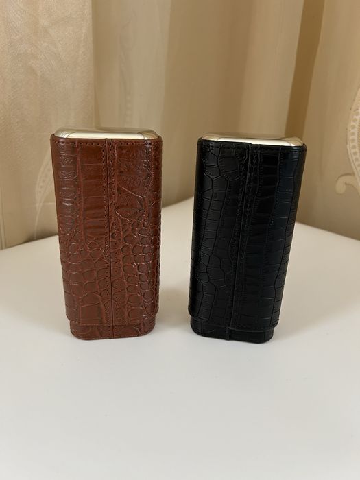 Кожен калъф за 3 пури с кедрово дърво + резачка (крокодилски ефект)