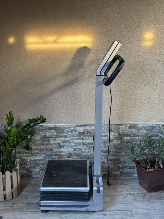 OTO Flabelos WBV-3000, aparat profesional de vibrații.