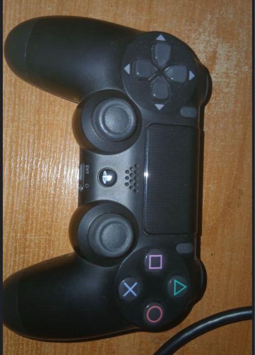 Два джойстика PlayStation 4, ps4, dualshok4