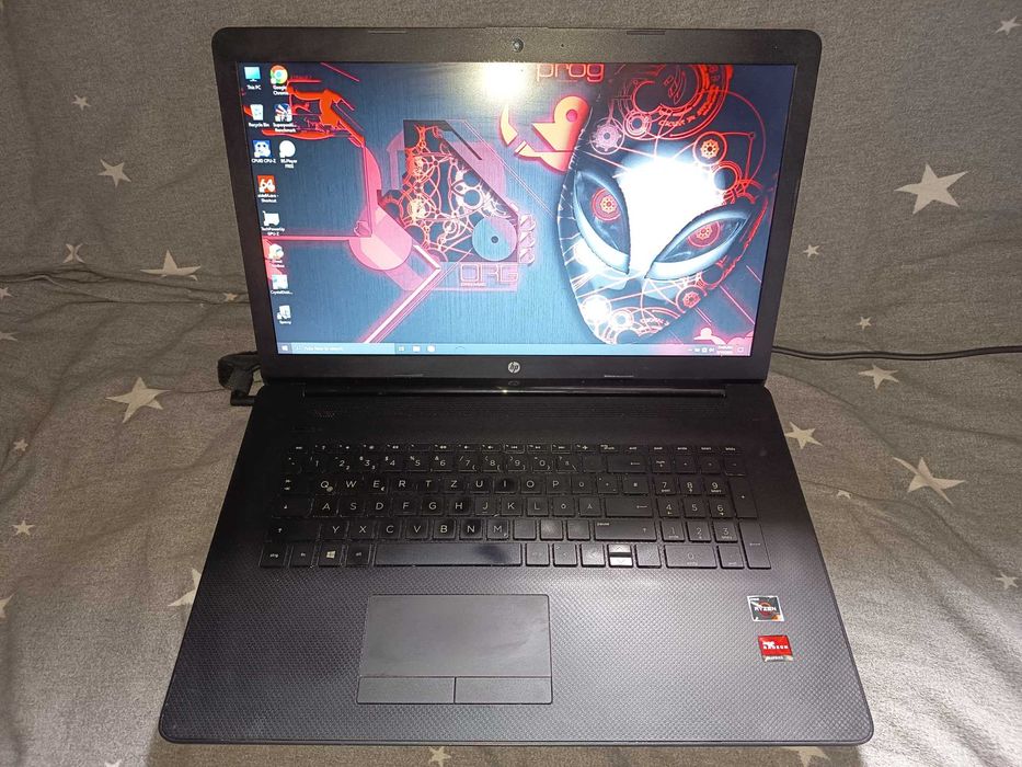 Laptop light gaming HP pavilion 17 Ryzen 3 3250u, Vega 3 de 2gb, display mare de 17,3 inch, 8gb ddr4, ssd 128gb
