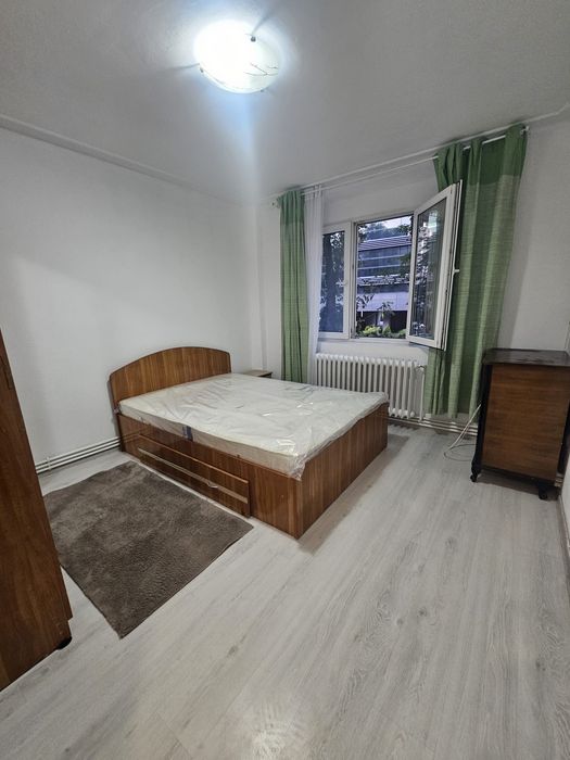 Apartament 2 cam. proaspat renovat, complet utilat, et. 1-Podul de Piatra-vizavi de cladirea NOC