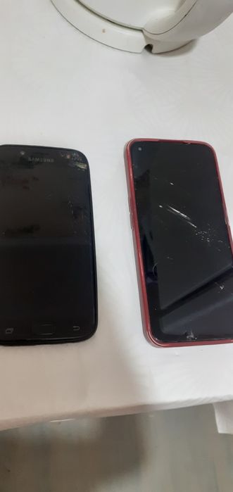 продам 2 телефона самсунг и хонор