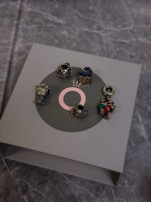 Браслет PANDORA, оригинал. С 5 шармами