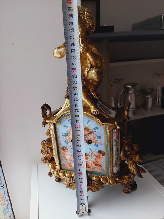 Много рядък Каминен бронзов часовник-Франция 19 век ,позлата, порцелан