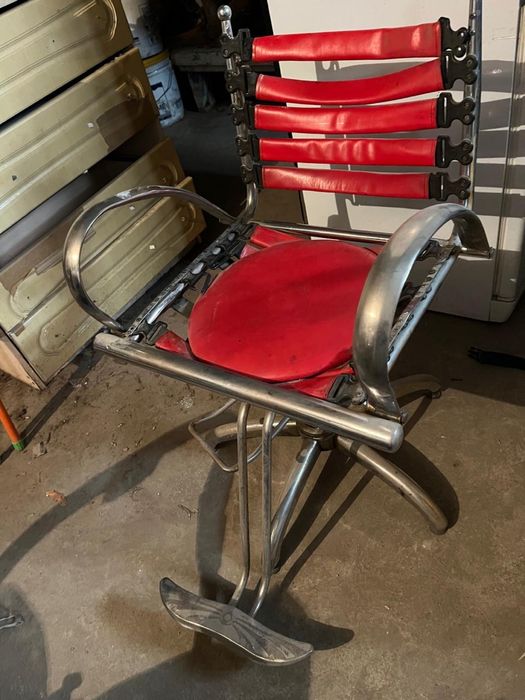 Продам тумбочку,шкафчик