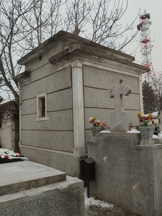 Loc de veci ,Capela, Pitesti