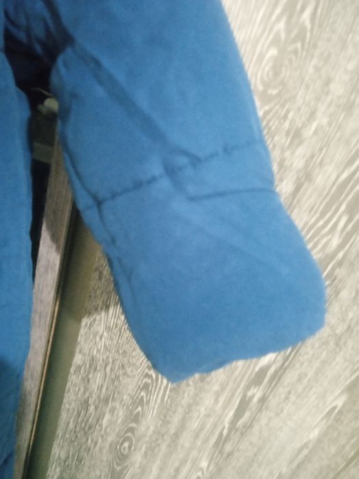 Комбинезон на 3-9 месяцев.