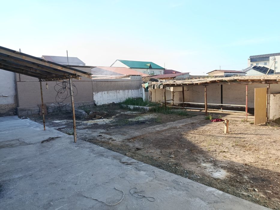 Урганч шахрида Нотурар бино сотилади