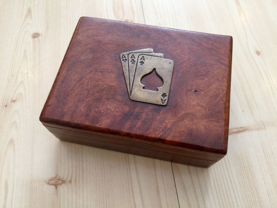 Cutie din lemn vintage.