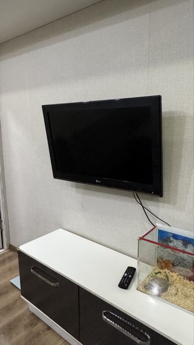 Телевизор  LG 32 дюйма