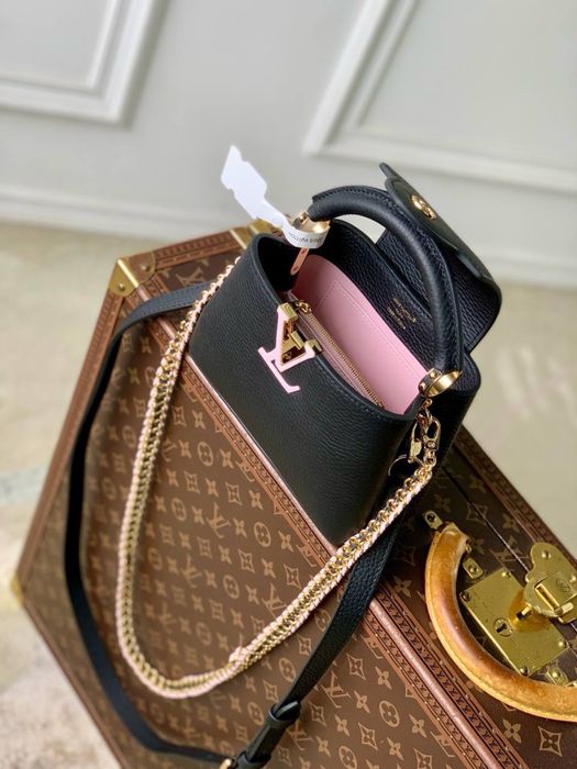Geanta Louis Vuitton Capucines BB