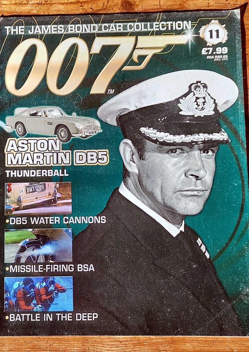 Част от колекцията автомобили на Джеймс Бонд.