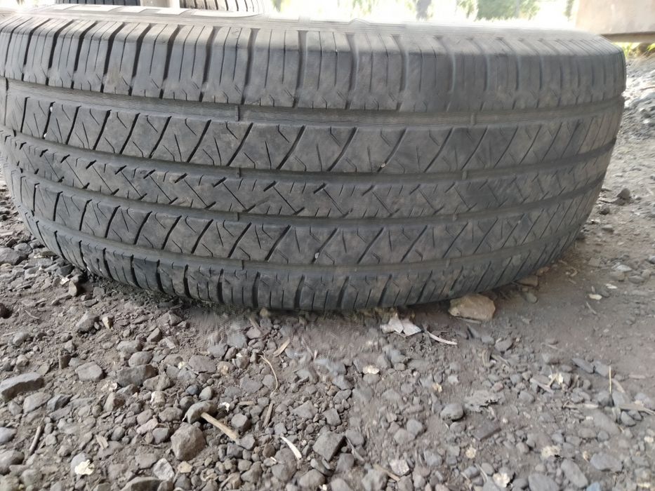 Продам покрышки на 15 и 17