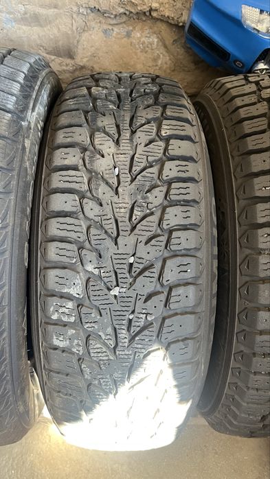 Шина зимняя, бренд КунХо