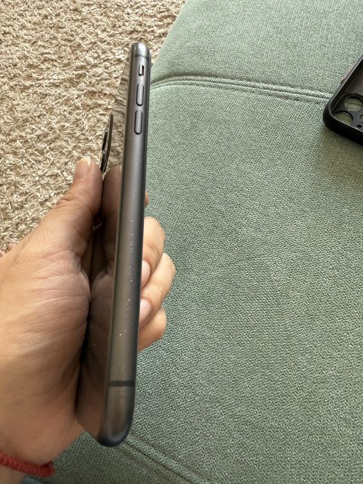 Продава. Iphone 11 128GB