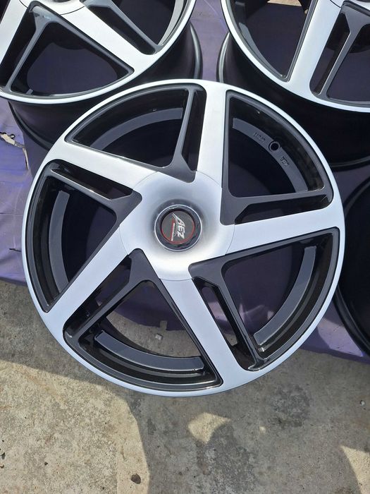 Jante AEZ 8.0x17 et 35 5x112 Bicolor