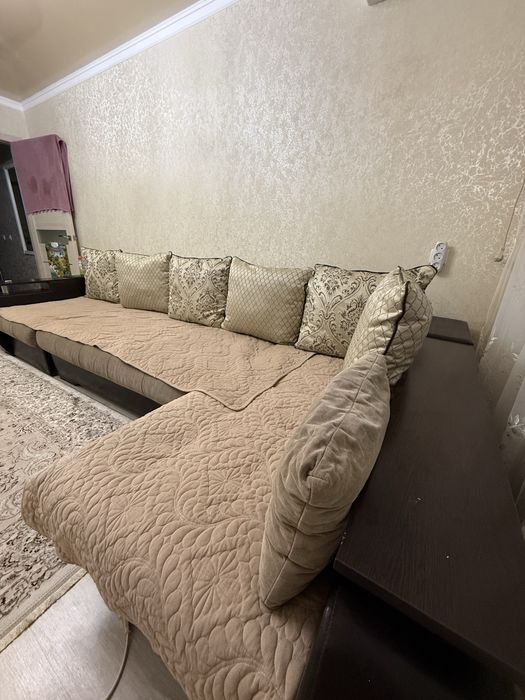 Прдвется диван для гостиной