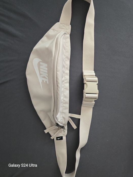 Borseta Nike unisex.