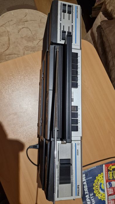 Радио касетофон Philips