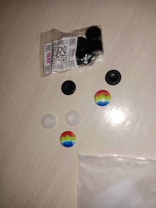 Продаю целые накладки на стики для джостика