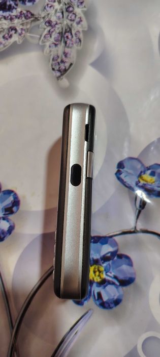 Nokia 6500 слайдер ва Nokia 6070