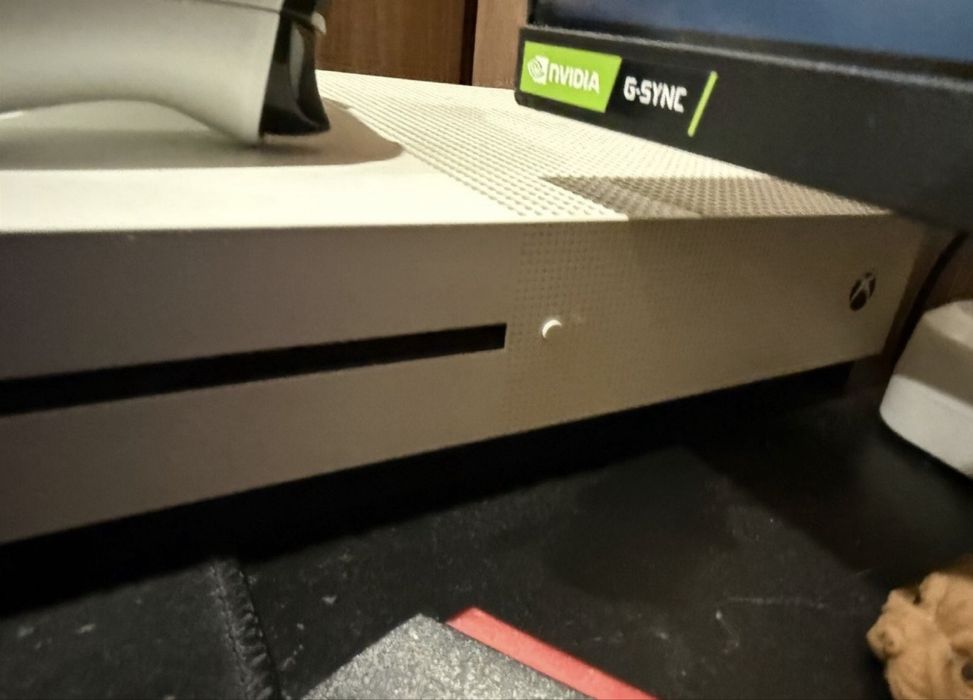 Продаю Xbox one s