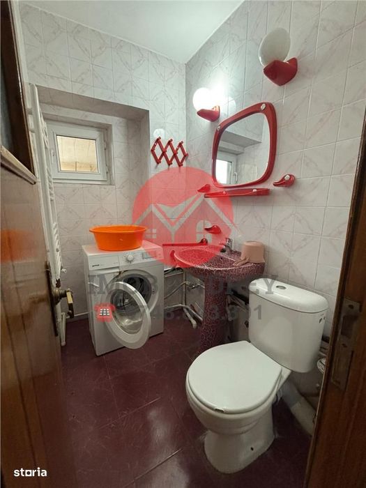 Apartament ultracentral cu 3 camere, strada Babadag, pentru muncitori
