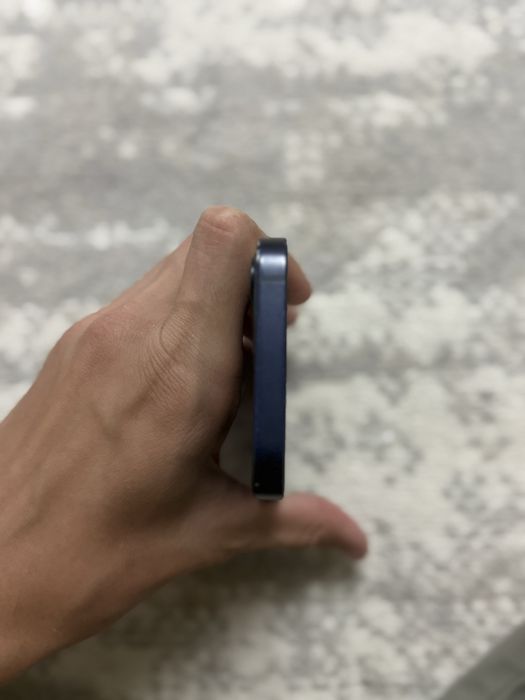 iPhone 12 мини   .