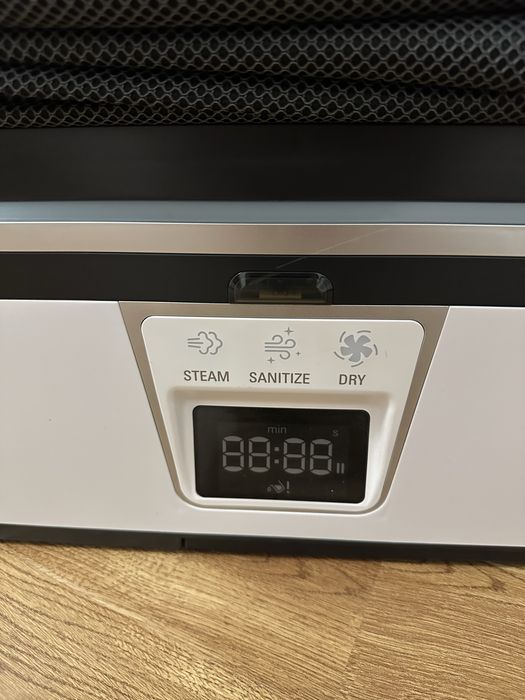 Паровой шкаф Tefal для одежды