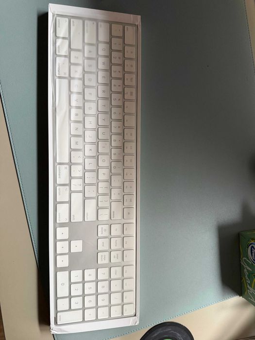 Tastatura Apple Keyboard + Numpad, noua, cutie