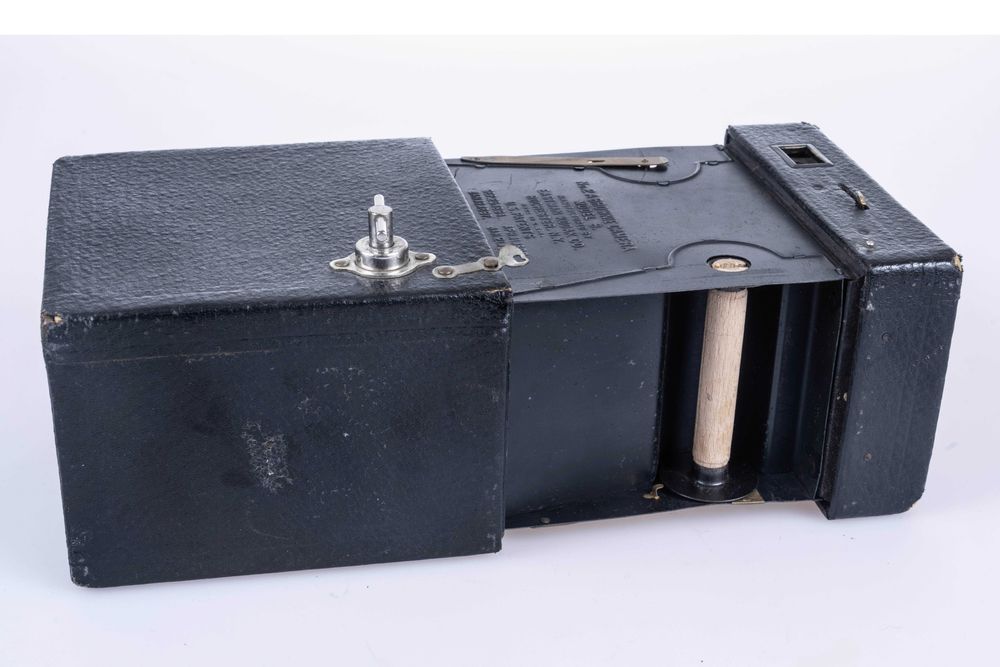 Kodak Brownie model 8 aparat foto vechi pe film