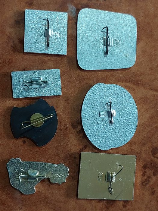 значки разных годов