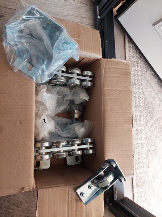 Ролики, консоль для ворот откатные