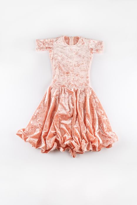 Латинска и стандартна рокля