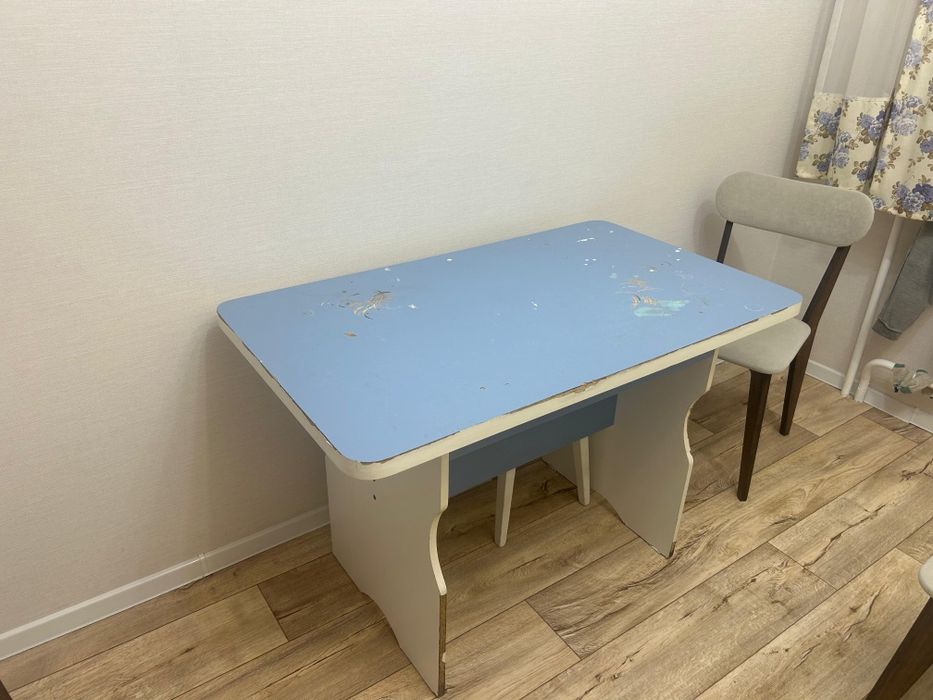 Продам небольшой стол