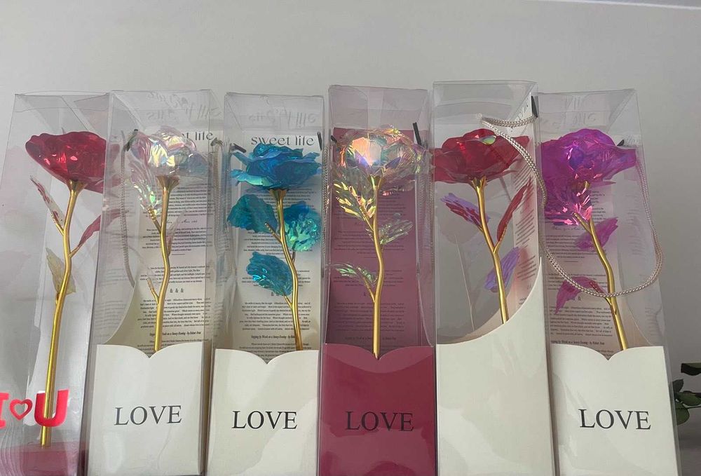 Вечна роза в кутия!Подарък за жена,момиче!Свети Валентин,8 март