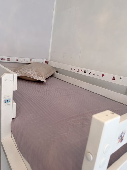 двухъярусная детская кровать