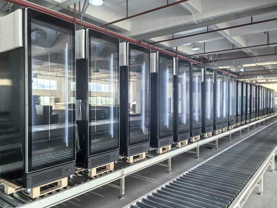 Vitrina verticala refrigerare cu 1 usa / 62 cm / NOU !