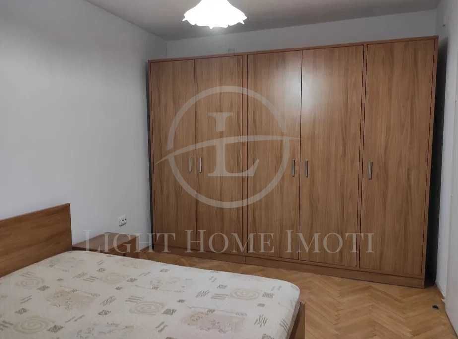 Продава се Тристаен апартамент в Пловдив, Кючук Париж - 82 кв.м за 1599 €/кв.м - Снимка #1